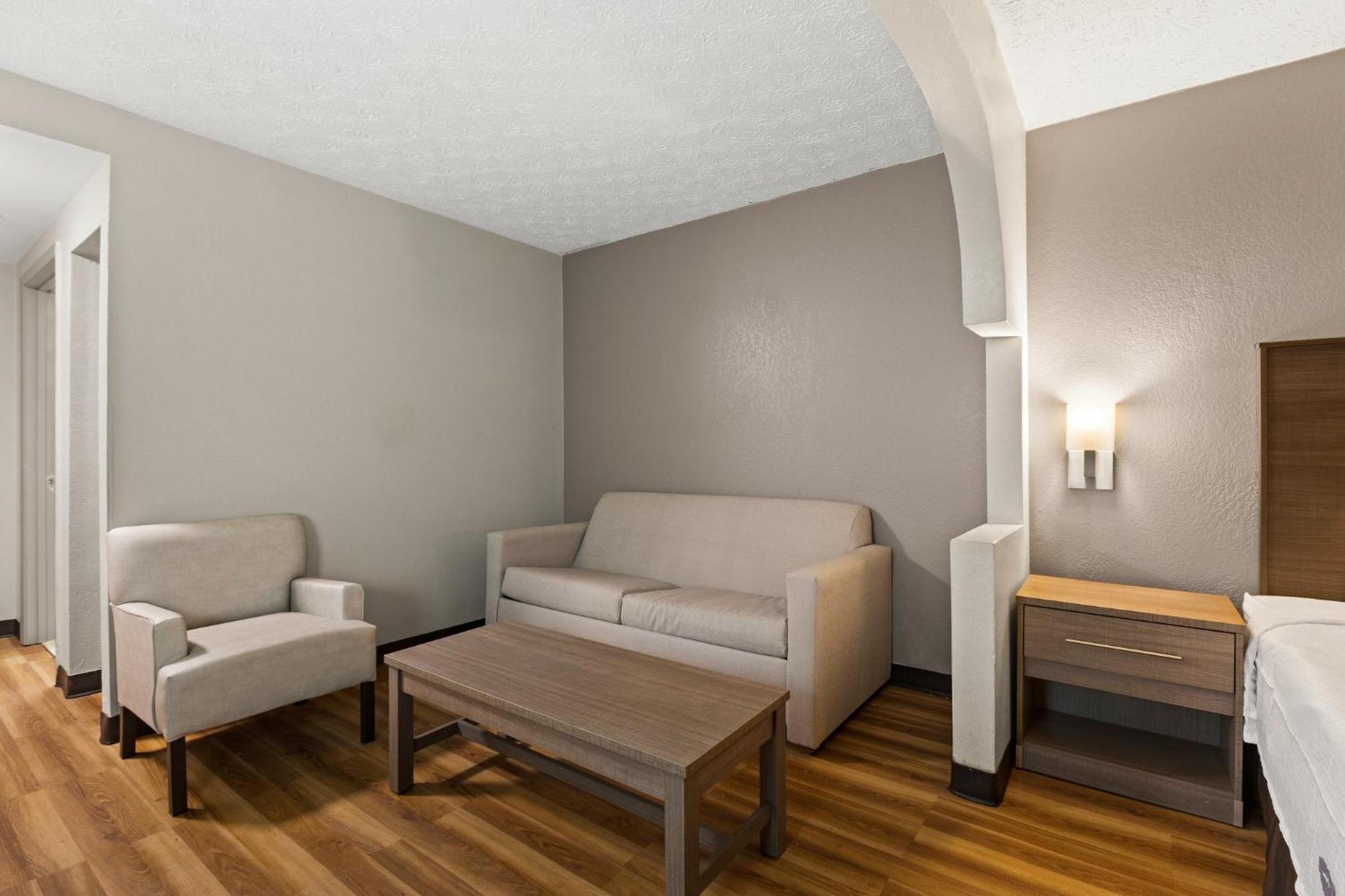 Red Roof Inn & Suites Newnan Εξωτερικό φωτογραφία