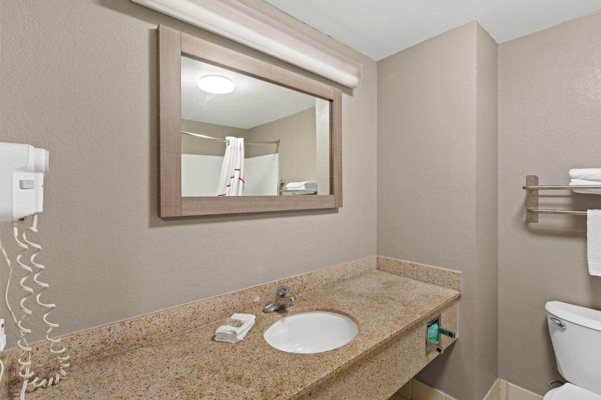 Red Roof Inn & Suites Newnan Εξωτερικό φωτογραφία