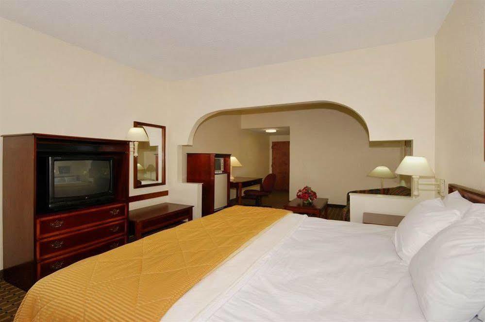 Red Roof Inn & Suites Newnan Εξωτερικό φωτογραφία